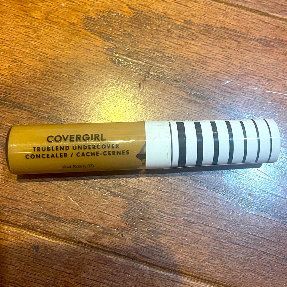 Covergirl Tru-blend Golden Caramel concealer #D100 new make-up